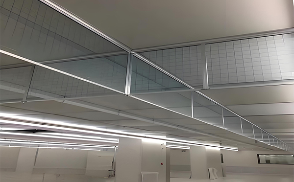 东城街道玻璃挡烟垂壁