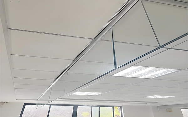 东城街道玻璃挡烟垂壁