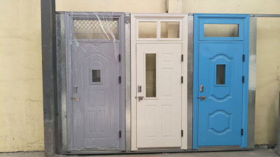 东城街道学校教室门