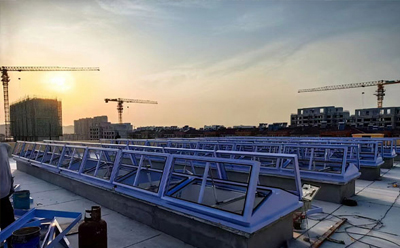 消防东城街道排烟窗开启角度