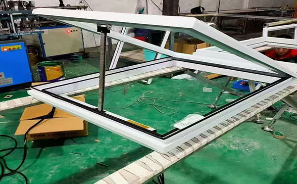 某地下车库出入口东城街道排烟窗配置工程