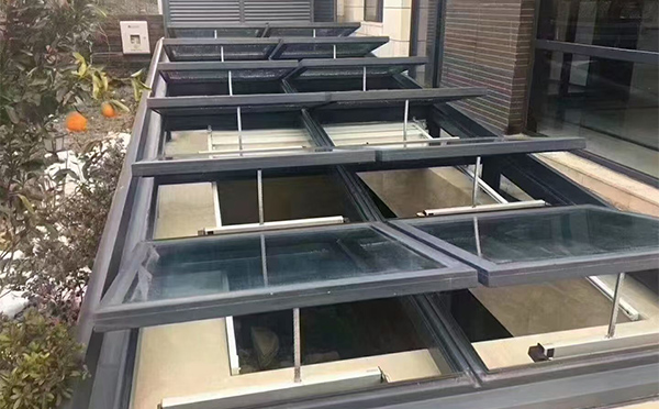 某轨道交通车辆维修车间东城街道排烟窗应用