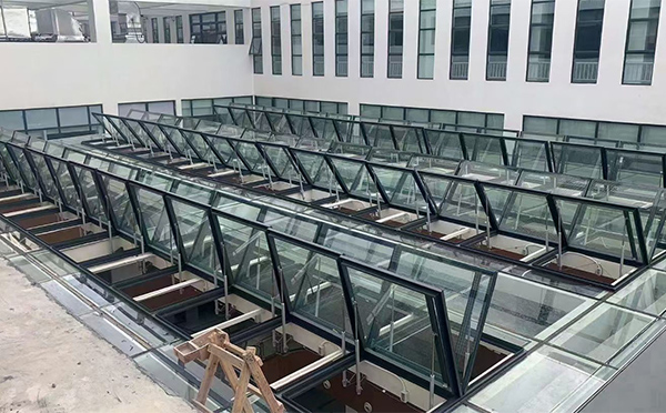 百安科技有限公司近期东城街道排烟窗项目案例分享