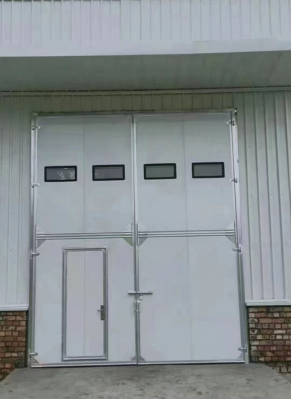 东城街道工业门在设备装配车间出入口的实施记录