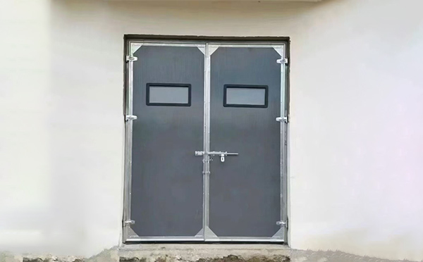 东城街道工业门在高温作业区域的运行表现