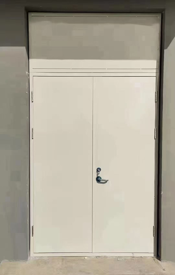 展览馆项目完成大跨度东城街道防火门安装